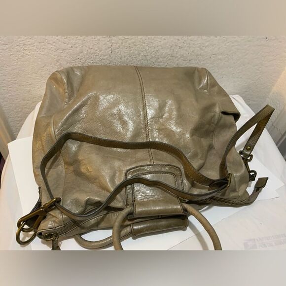 Hobo International gorgeous metallic taupe genuine leather hobo bag - Picture 2 of 15